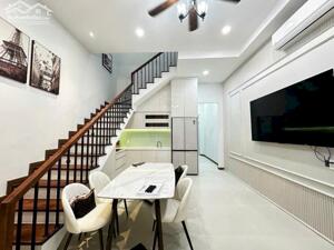 Bán nhà Phan Đình Phùng, Phú Nhuận,Ở ngay, full nội thất, 2 Tầng, 52m2, ngang 4.5m, 7.x Tỷ