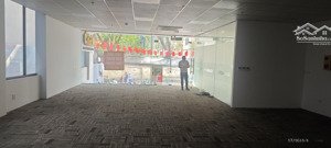 cho thuê mặt bằng cực rẻ ở tầng 2 hòa mã với diện tích 100 m bề ngang 6 m rộng rãi