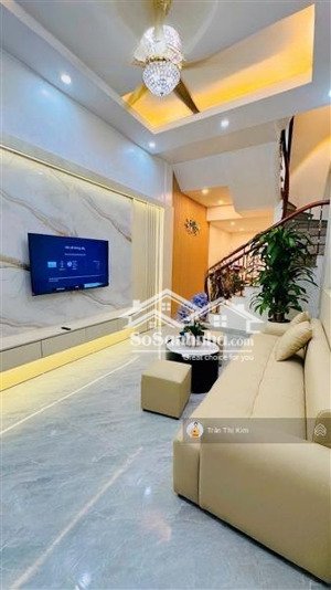 đại từ 35m 5 tầng - nhà mới đẹp - nội thất xịn mịn - ngõ nông - ô tô đỗ gần qua 7 tỷ còn bớt