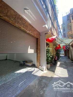 hoàng quốc việt, thang máy, oto ngủ trong nhà, ở hoặc làm vp đều tuyệt.dt 43m mặt tiền 4.3 giá 18.8