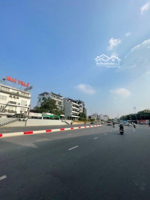 bán nhà mp âu cơ tây hồ dt 179m x 3t x mt 5,8m giá 143 tỷ có thương lượng