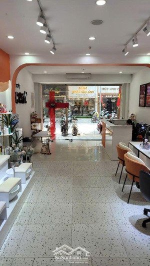 bán nhà riêng 68m2, mt4,7m đường 10m giá 38 tỷ tại nguyễn văn huyên, dịch vọng, cầu giấy, hà nội