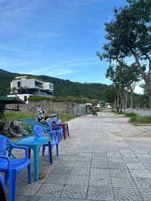 gia đình em cần bán lô đất đường lê văn huân, nại hiên đông, đà nẵng, dt 228m2, giá 25 tỷ