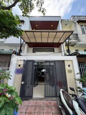 nhà 3 tầng rộng rãi tại kdc 586 quận cái răng diện tích 5x25 cách chợ 150m