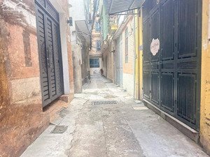 bán nhà riêng lạc long quân, tây hồ, 5 tầng, 30m2, ngõ thông thoáng, gần phố, tặng nội thất ở luôn