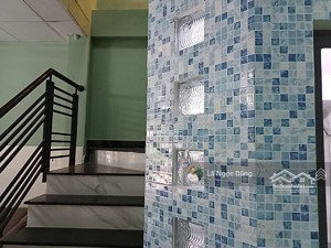 bán nhà 2 tầng, 4x15, hẻm xe hơi 8m thông, đường tên lửa, giá chỉ nhỉnh nhẹ 5 tỷ. hàng thơm 1-0-2 !