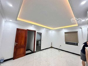 bán nhà mỹ đình 46m x 4 tầng,nhà đẹp,dân xây,sẵn nội thất đẹp ,ngõ nông, phân phố chỉ 8.9 tỷ