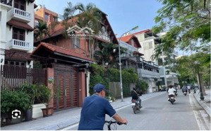 chính chủ bán nhà riêng -35m2 - lạc long quân