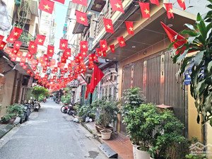 [872] siêu hiếm! nhà phân lô, 40m, mt 4m ô tô bàn cờ, vỉa hè, sát phố! vị trí kinh doanh/vp vô đối!