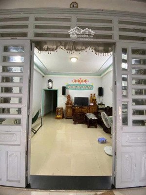 bán nhà trệt lầu sân oto phú lợi. giá 2.860 triệu. lh 