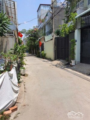 nhà 3 tầng đường 339 phước long b q9
khai thác dòng tiền 50 triệu mỗi năm