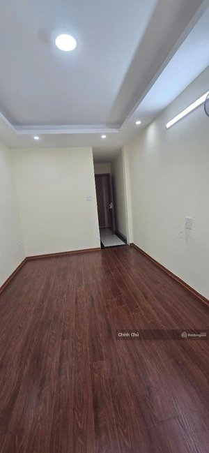 cho thuê căn hộ mới xây 5 tầng 3 phòng ngủ tại đường cự khối long biên