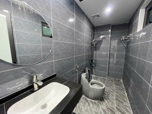 hàng nóng mua nhanh còn kịp phố cổ lò đúc 30/36 mb 5 tầng mt 5.5 m có 12.5 tỷ lh 