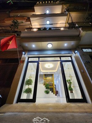 bán nhà phố thái hà - full nội thất - phân lô cán bộ - gara oto - vài bước ra phố