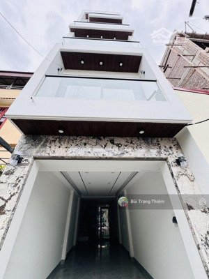 nhà đẹp cạnh chợ đồng dinh long biên 46m 6 tầng thang máy thiết kế hiện đại gần ôtô full nội thất