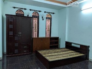 bán đất tặng nhà, xe hơi ngủ trong nhà,vài bước chân qua quận 4, phú mỹ hưng lý phục man quận 7