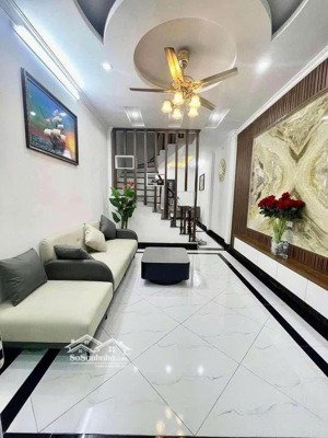 bán nhà 5 tầng đại học công nghiệp nhổn 45m2 ngõ ô tô giá nhỉnh 6 tỷ.