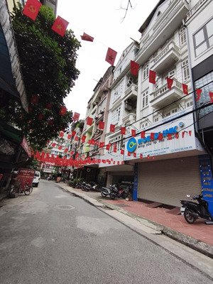 bán ccmn đường láng - pháo đài láng, nhà mới, gần ô tô, mt 6.8m , 7t, dt 84m , 25 p, dt 135tr/tháng