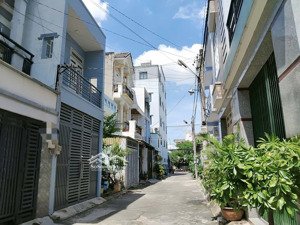 nhà 2 tầng, dts 106m. 2pn. khu đồng bộ. hẻm xe hơi. lê văn chí. linh trung. thủ đức - 6.5 tỷ. tl