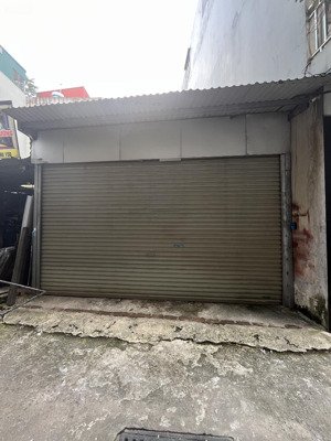 đất phúc lợi 68m2, giá 4,9 tỷ: ngõ ba gác, gần trường, gần chợ, hiện nhà cấp 4 cho thuê 2tr/ tháng