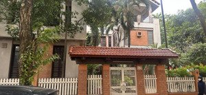 cho thuê mbkd phố nguyễn khuyến,dt:250m2,mt:37m sân bay,giá thuê:40tr/tháng