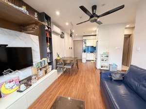 căn hộ 2 ngủ- 1wc- tầng trung view thoáng- tặng full nội thất cả đồ điện tử- xịn sò đẳng cấpc