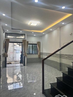 3 bước ra đường nhựa 8m - hiệp bình chánh - dtsd 102m2 - chỉ 5.6 tỷ