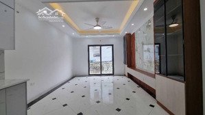 tư đình 6 tầng thang máy ô tô, kinh doanh nhỉnh 8 tỷ vị trí đẹp hiếm gần cầu trần hưng đạo,cổ linh