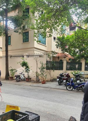 nhà mặt phố 160m2 mặt tiền 8m giá 34 tỷ