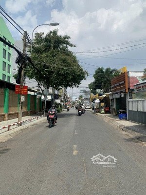 bán gấp mặt tiền 3 tầng tân kỳ tân quý ngay aeon tân phú