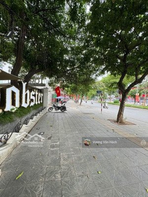 chính chủ bán mặt phố nguyễn khánh toàn - lô góc 3 thoáng - vỉa hè siêu rộng - kinh doanh vip