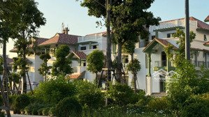 em tân có lô biệt thự hướng nam, chỉ 17 tỷ, mặt tiền 10m, xây 3,5 tầng+ 1 hầm, vừa ở vừa kinh doanh