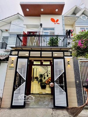 nhà gần đ.hà huy giáp, ngã tư ga,ô tô tải thạnh lộc q12, 60m2 chủ tặng nội thất - giá hời 1,95 tỷ