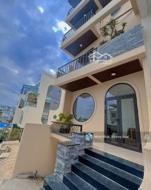 bán khách sạn 9,8 tỷ di chuyển 1km ra tới chợ đêm đà lạt