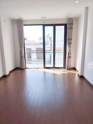 bán nhà đường cầu diễn ,phường phú diễn, quận bắc từ liêm ô tô vào tận nhà!