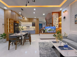 nhà 3 tầng 3 mê trên lợp tôn chống nóng nằm sau lưng mt huỳnh ngọc huệ - thanh khê - đà nẵng