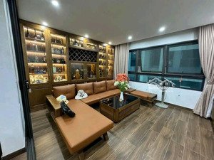 hiếm! bán nhà phạm văn đồng, thang máy nhập, thoáng, ngõ thông, ô tô đỗ cửa, ra phố vài bước, 41m2.