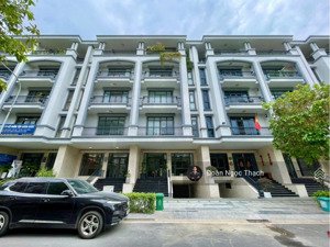 cho thuê trệt 7x20m full nội thất, vị trí đắc địa, sẵn sàng hoạt động ngay - vạn phúc city