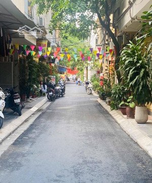 bán nhà nghĩa đô 31m2, 3 tầng, ô tô vào nhà, ngõ rộng 6m, giá hợp lý