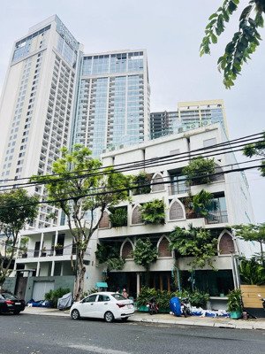 bán toà căn hộ cách biển mỹ khê 30m - góc 2 mặt tiền phước trường 2 & trần đình đàn. dòng tiền cao!