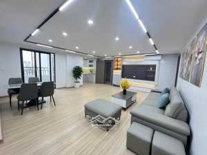 cần bán căn hộ tầng trung 4 ngủ toà 197 trần phú hà đông full nội thất về ở ngay chỉ 8 tỷ
