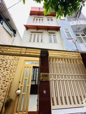 chính chủ chú hải cần bán gấp nhà chính chủ tại hoàng văn thụ p2 tân bình shr