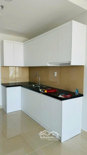 cần bán căn 2pn giá 2,1 tỷ đã có sổ tầng cao . liên hệ 091973448