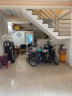 nhà 3 tầng mt hẻm 1113 huỳnh tấn phát- q7 - .có dòng tiền 9tr/th- dtcn gần 45m2-chỉ 5.4 t ỷ