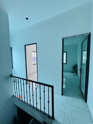 30m ra đường ô tô, giữa khu dân cư tập trung đông đúc, sẵn nhà 2 tầng kiên cố