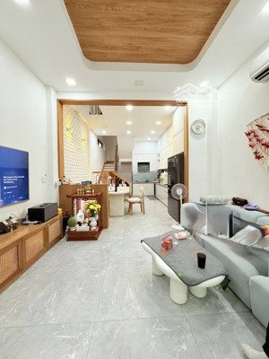 gần lý phục man quận 7, hẻm an ninh, nội thất lung linh, 4.3x17.8m, 4 tầng, 5 tỷ 8