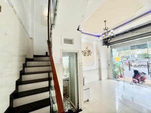 hàng siêu ngon nhà mặt tiền kinh doanh p. 13, bình thạnh sổ vuông vức, ở ngay, chỉ 6.25 tỷ