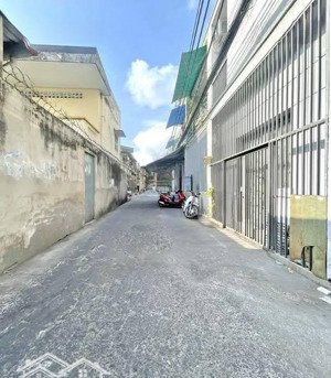 huỳnh tấn phát q7 - trệt lầu 2pn 3wc - hẻm xe hơi - dt 4mx20m, 80m2