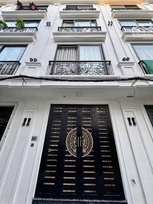 chỉ 14,1 tỷ có ngay tòa ccmn - 51m- 7 tầng - gần oto -10 phòng khép kín - thang máy - nhà mới