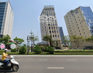 cho thuê 185m2 đất 2 mặt tiền (ngang 8m) đường phạm văn đồng